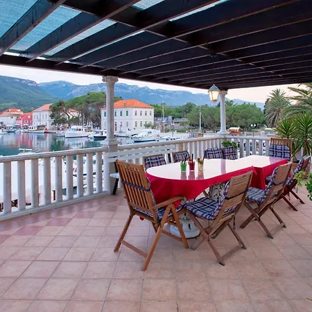 Radovani Hvar Villa
