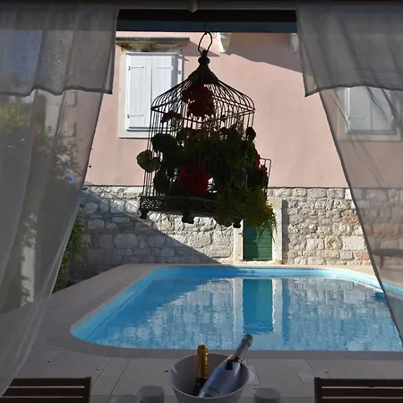 Radovani Hvar * Jelsa (Hvar)