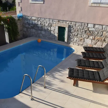 Radovani Hvar Jelsa (Hvar)