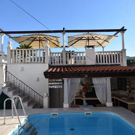 Radovani Hvar Jelsa (Hvar)