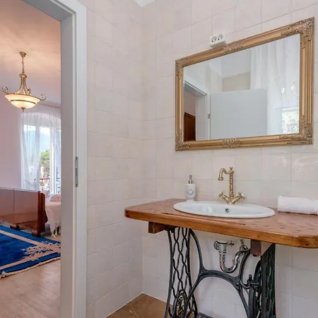 Radovani Hvar Villa *