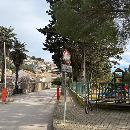 Radovani Hvar فيلة ييلسا
