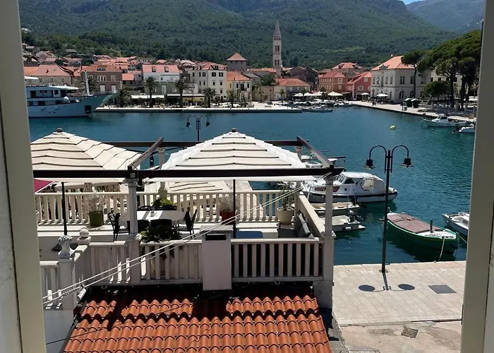 Radovani Hvar * ييلسا