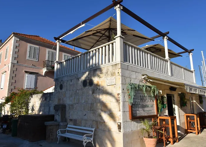 Radovani Hvar فيلة *