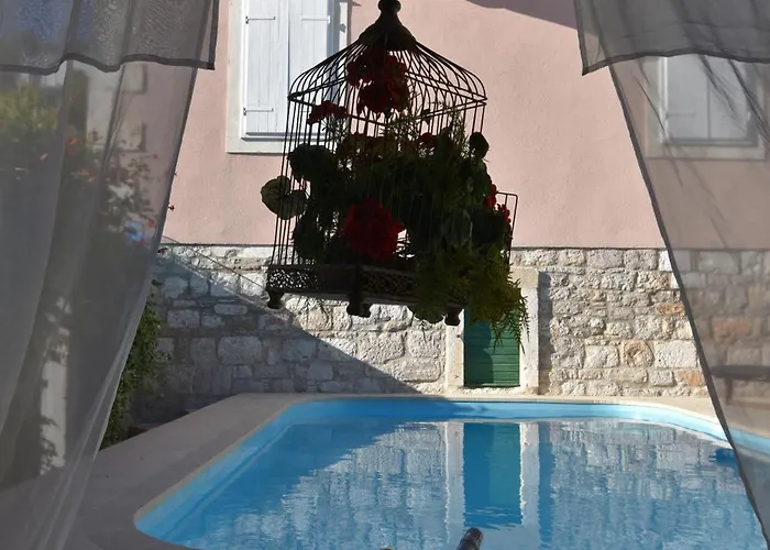 Radovani Hvar * ييلسا