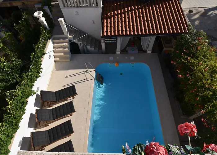 Radovani Hvar فيلة *