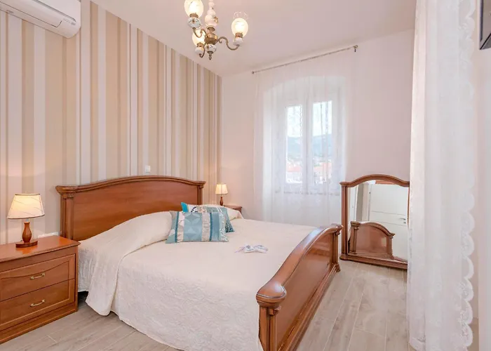 فيلة Radovani Hvar