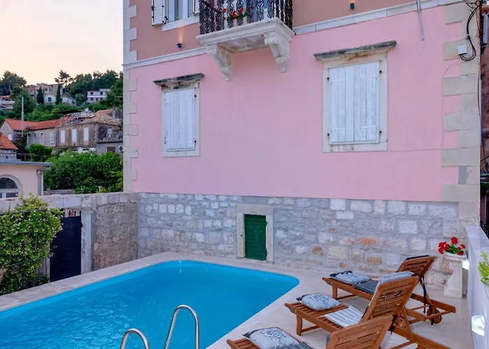 Radovani Hvar فيلة *