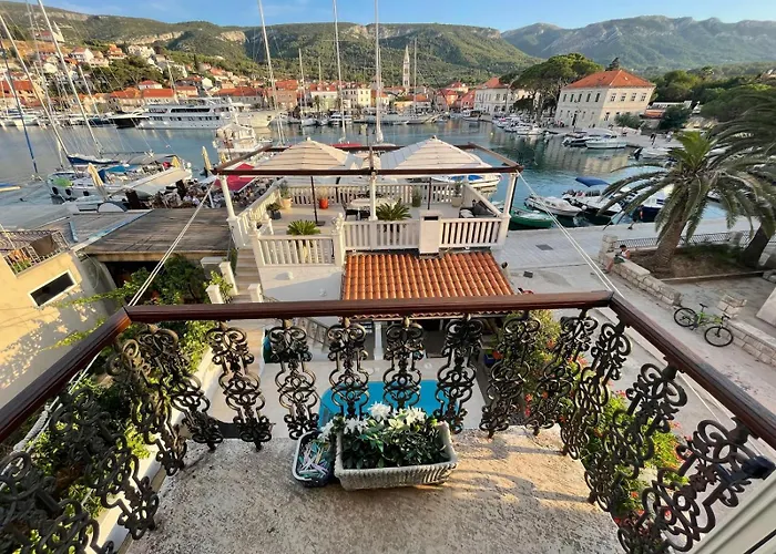 Radovani Hvar فيلة
