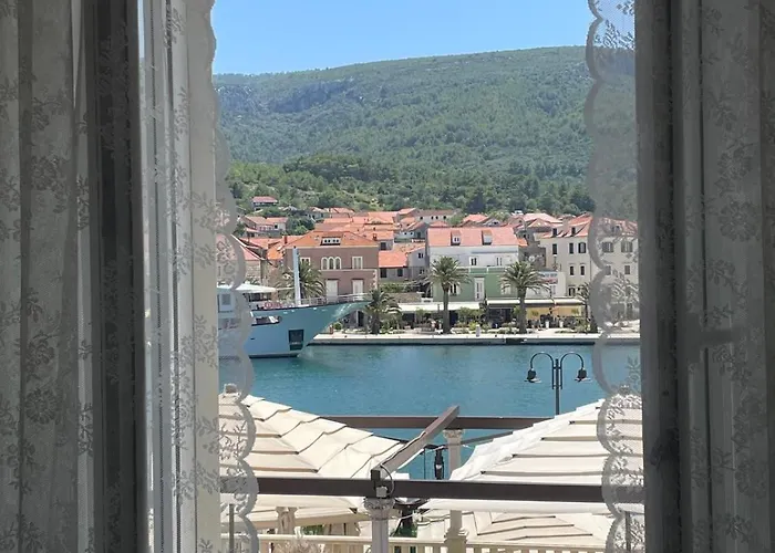 Radovani Hvar فيلة *