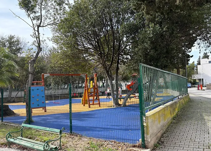 فيلة Radovani Hvar